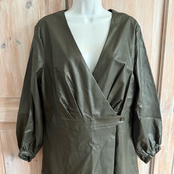 Banana Republic Vegan Leather Dark Green Wrap Dress NEW Women’s 16 - Picture 6 of 11